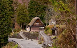 Đến Nhật Bản, đắm chìm trong thế giới cổ tích với cảnh đẹp như tranh ở ngôi làng Shirakawa Go