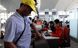 Sân bay Nội Bài hạn chế người đưa tiễn vào ga để giảm tải