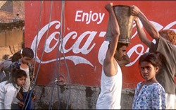 Phốt như &#39;nấm mọc sau mưa&#39;, Coca-Cola có thực sự là thương hiệu hướng đến người tiêu dùng?