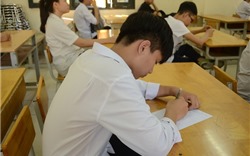Học sinh Hà Nội mặt "căng như dây đàn" trong ngày làm thủ tục thi