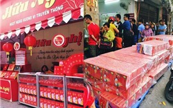 Tết Trung Thu: Người dân xếp hàng dài mua bánh truyền thống, các thương hiệu lớn ế ẩm