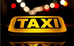 Taxi công nghệ trước nguy cơ bị “xóa sổ”: Khách hàng mất cơ hội đi xe giá rẻ, tài xế sợ phải bỏ nghề