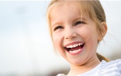 Có nên nhổ răng sữa sớm cho trẻ?