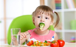 Cách ăn uống giúp trẻ “miễn dịch” với các bệnh mùa hè