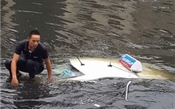 Taxi Group bất ngờ “bơi” trên sông Tô Lịch
