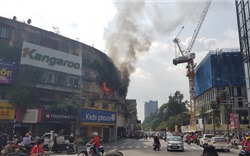Hà Nội: Cháy lớn tại khu tập thể cũ đối diện Vincom Phạm Ngọc Thạch