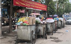 Bãi rác Nam Sơn bị “phong toả”, đường phố Hà Nội "ngập" trong rác