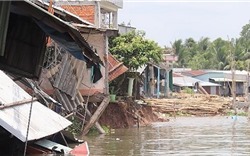 Cần Thơ: Sạt lở bờ sông Ô Môn, hàng loạt căn nhà bị ảnh hưởng