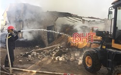 Cháy lớn tại xưởng chế biến chứa hơn 400 tấn lạc ở Hà Tĩnh