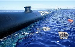 Chiếc "bẫy" rác khổng lồ dài 600m được đưa vào Thái Bình Dương