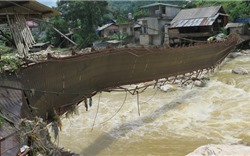 Mưa lớn và lũ quét gây nhiều thiệt hại tài sản ở Lào Cai
