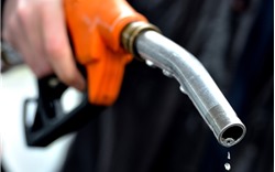 Sẽ tiếp tục giảm giá xăng dầu trong tháng 8? 