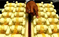 Cập nhật giá vàng hôm nay (11/8): Vàng trong nước bất ngờ tăng 70 nghìn đồng/lượng