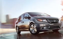 Bên trong chiếc Honda Odyssey - "xe gia đình" trị giá 2 tỷ có gì?