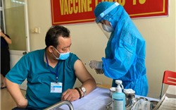 Đà Nẵng tiêm vaccine Covid-19 cho nhân viên y tế 