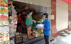 Những “shipper áo xanh” đi chợ giúp dân mùa dịch