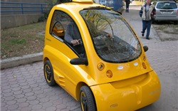 Ô tô điện Kenguru dành cho người đi xe lăn được bán tại châu Âu với giá 25.000 USD
