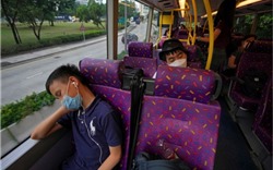 Tour độc lạ: Chi 50 USD để ngủ trên xe buýt