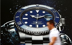 Bất chấp doanh số sụt giảm mạnh, Thụy Sĩ vẫn đang sản xuất quá nhiều đồng hồ