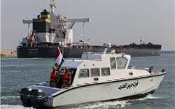 Liên tiếp 2 tàu dầu gặp sự cố, kênh đào Suez lại ùn tắc cục bộ