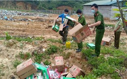 Lào Cai: Tiêu hủy gần 3.000 gói chân gà, chân vịt khô không rõ nguồn gốc