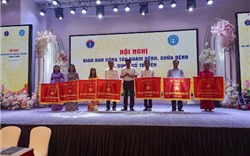 Sao Thái Dương vinh dự nhận cờ thi đua của Bộ Y Tế