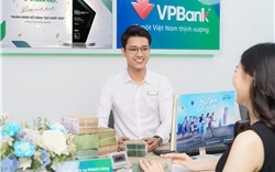 Gửi tiền tại VPBank, khách hàng trúng thưởng sổ tiết kiệm gần 300 triệu đồng