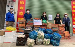 Hỗ trợ người dân thôn Hạ Lôi (huyện Mê Linh) hơn 20 tấn gạo
