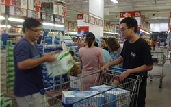 Hoả tốc ngăn chặn việc "chặt chém" giá nước đóng chai ở Hà Nội