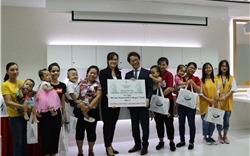 200 món quà ý nghĩa được tặng cho Hội gia đình Trẻ tổn thương não Việt Nam