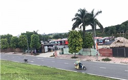 Hé lộ hàng loạt vấn đề tại điểm trông giữ xe trái phép tại phường Long Biên