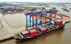 Từ 1/4/2022, TP HCM bắt đầu thu phí cảng biển