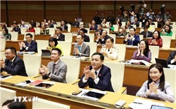 Quốc hội khóa XVI bàn thảo kế hoạch tài chính và quản lý nợ công quốc gia