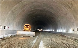 Mục tiêu hoàn thành 3.000km đường bộ cao tốc năm 2025 là không thay đổi