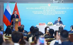 Thủ tướng Lê Minh Hưng gặp cộng đồng người Việt Nam tại Nga 