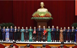 Hội nghị công bố Quyết định của Bộ Chính trị về công tác cán bộ 