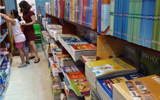  Có bị “loạn cào cào” nếu mỗi nhà trường được tự chọn sách giáo khoa? 
