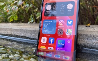 iPhone 12 vẫn hoạt động ở dưới nước có độ sâu 20 mét