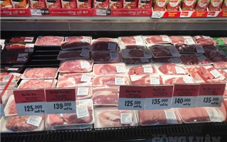 Giá thịt lợn tăng nhanh, người tiêu dùng “méo mặt”