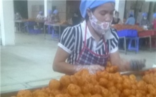 Hãi hùng công nghệ sản xuất bim bim rởm tại Hà Nội