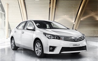 Cập nhật giá bán mới nhất các mẫu xe Toyota 2015