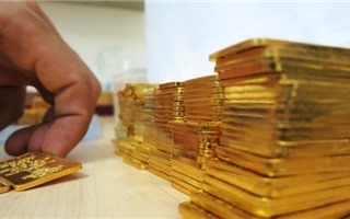 Cập nhật giá vàng SJC, tỷ giá ngày 16/2: Giá vàng và tỷ giá tiếp đà giảm sâu
