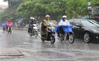 Kỹ năng đi xe máy an toàn trong thời tiết mưa bão