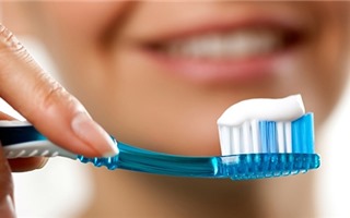 Một số loại hóa chất độc hại thường có trong kem đánh răng