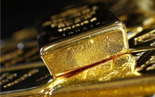 Ngày 6/10: Giá vàng tiếp tục giảm, giá USD biến động trái chiều