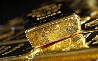 Cập nhật giá vàng ngày 18/11: Giá vàng hai thị trường đồng loạt lao dốc