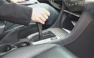 Những lỗi thường gặp của lái mới khi sử dụng phanh tay