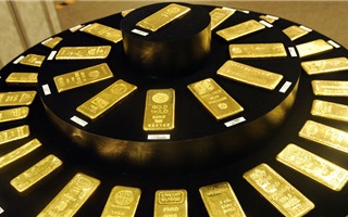 Giá vàng ngày 01/12: Giá vàng lao dốc trước áp lực tăng mạnh của đồng USD