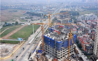 Cận cảnh công trường dự án Usilk City chậm tiến độ