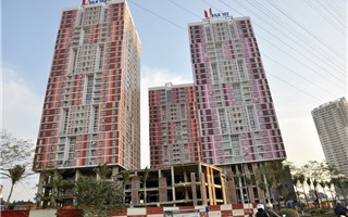 Cận cảnh 3 tòa nhà... không "mặc quần" của dự án Usilk City 